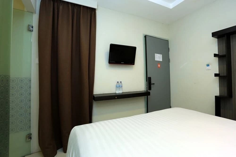 RedDoorz @ Istana Kuta Galeria - photo 2