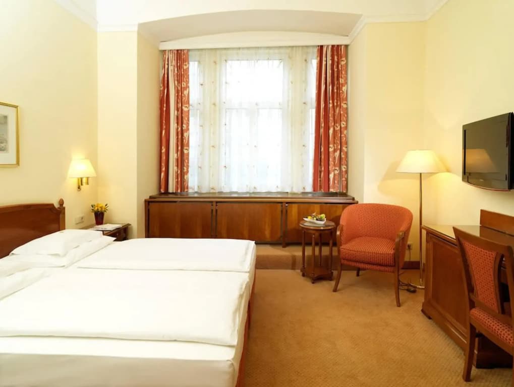 Hotel Stefanie - photo 36