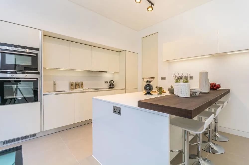 Urban Chic - Chiltern and Baker - photo 16