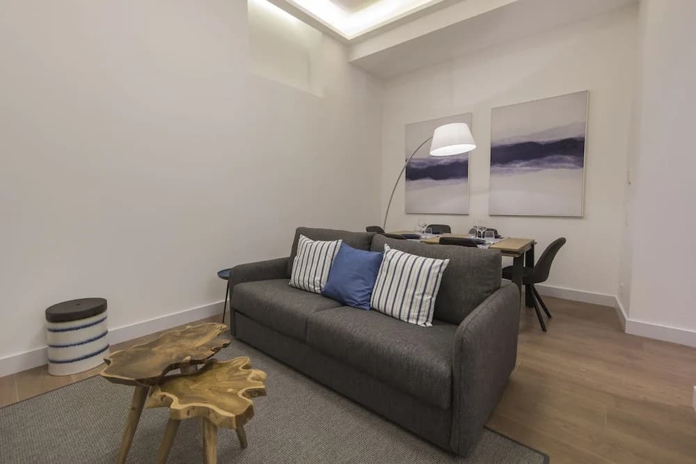 High Ceiling Duplex Apt Cais do Sodre - photo 10
