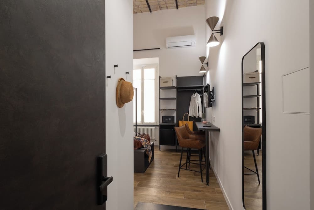Style & Stone Guest House - photo 31