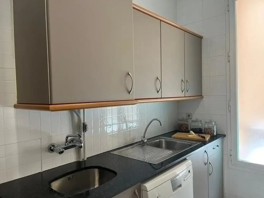 Uzer - 2 Bedrooms in Recoletos - photo 16