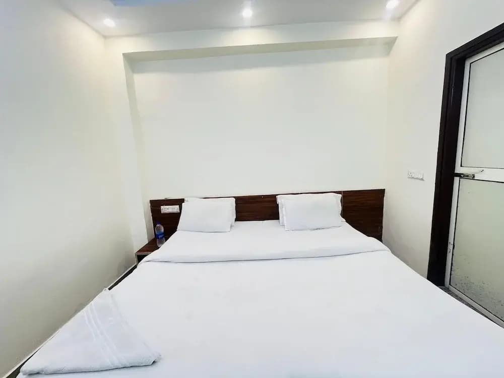 Roomshala Hotel Pub G - photo 3