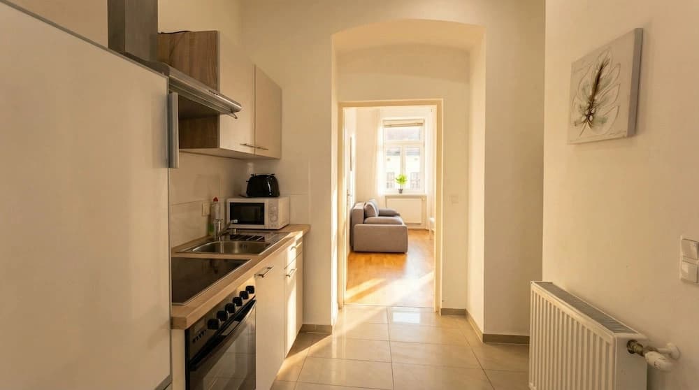 Stylish 1BR Apt near Wiener Stadthalle - photo 5