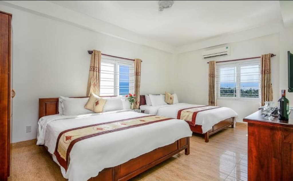 Little Gold Hotel - photo 9