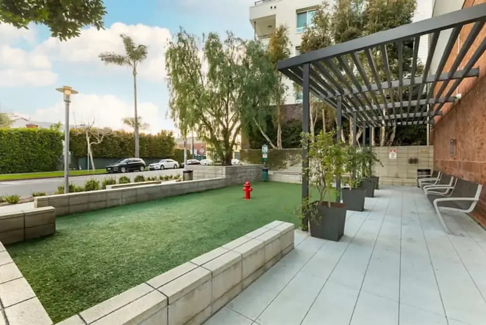 Mid-century W Pool GYM Parking 10 Min to Cedars - photo 21