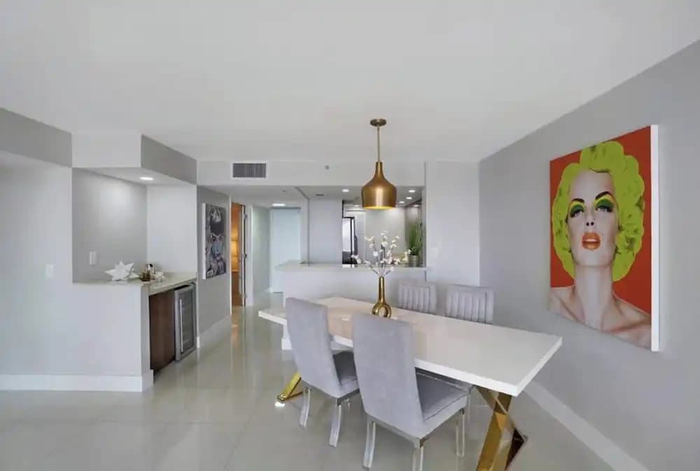 Bay Overlooking Condo With Balcony - photo 3