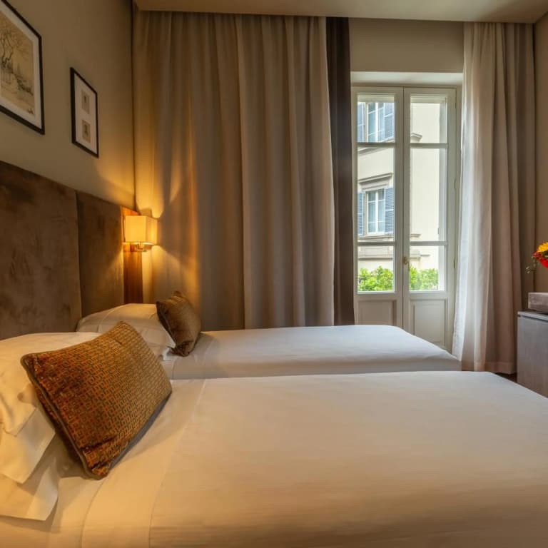 Hotel Embassy - photo 44