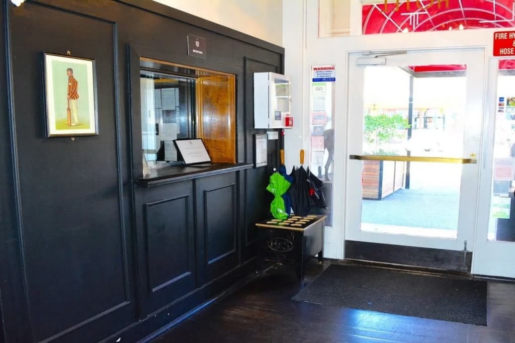 Middle Park Hotel - photo 10
