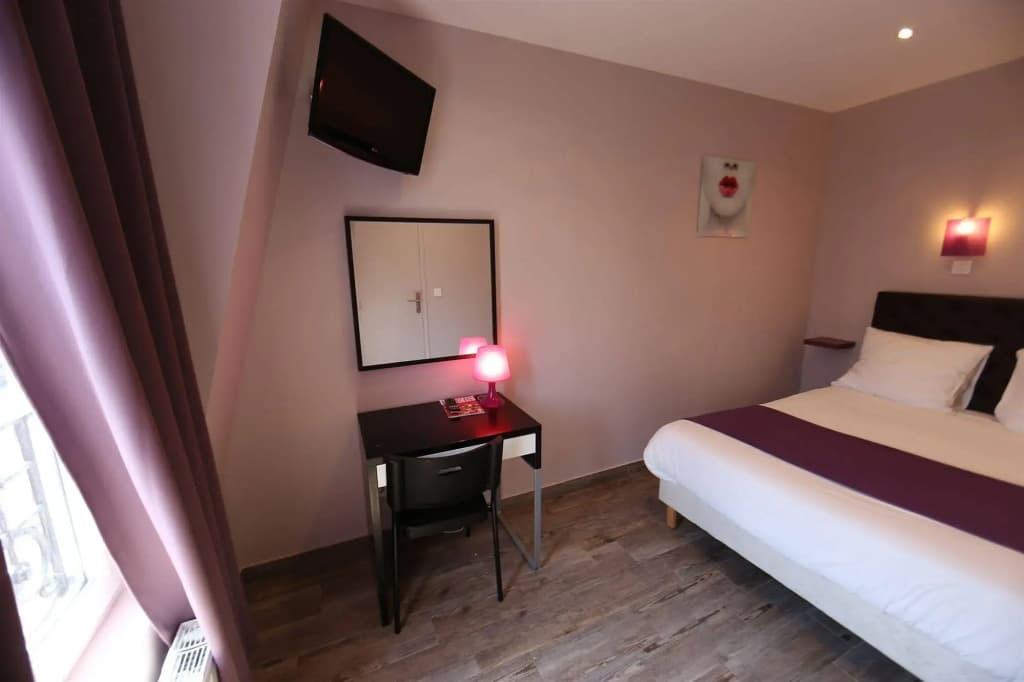 Sweet Hotel - photo 3