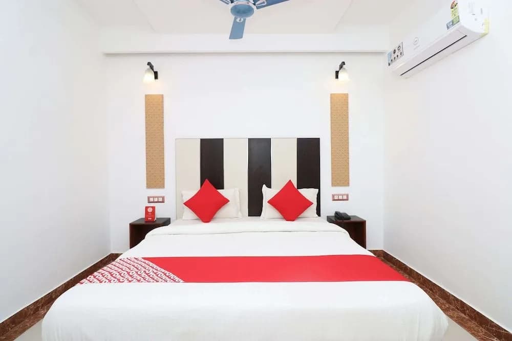 OYO 29952 D Comfort Residency - photo 5