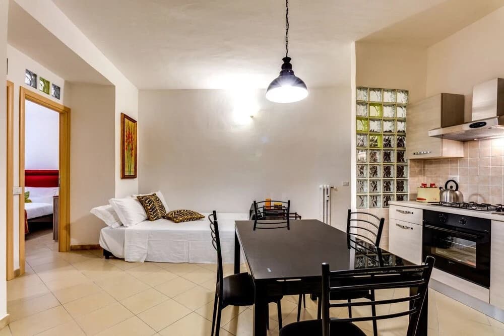 Modern 2 bed Flat in San Giovanni - photo 2