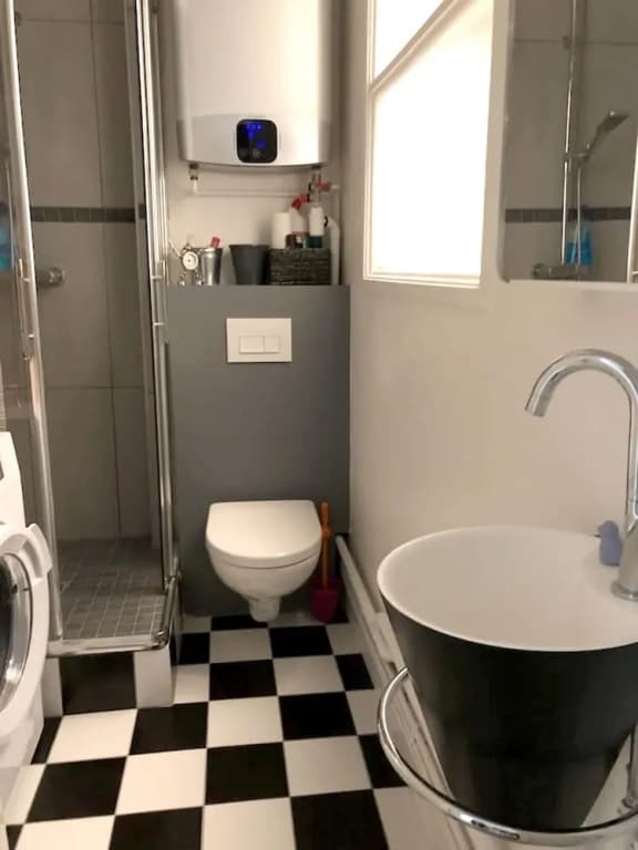Apartment with One Bedroom in Paris, with Wonderful City View And Wifi - photo 6
