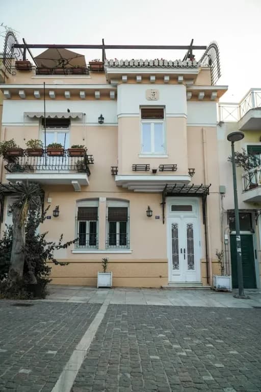 Unique Sunlit House Overlooking the Acropolis - photo 8