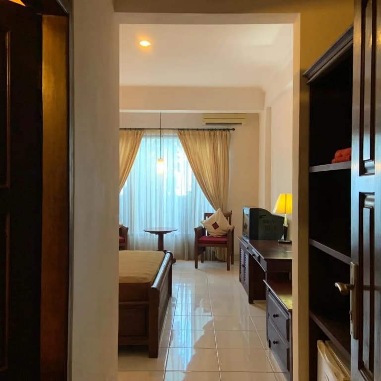Nirwana Hotel Suites - photo 5