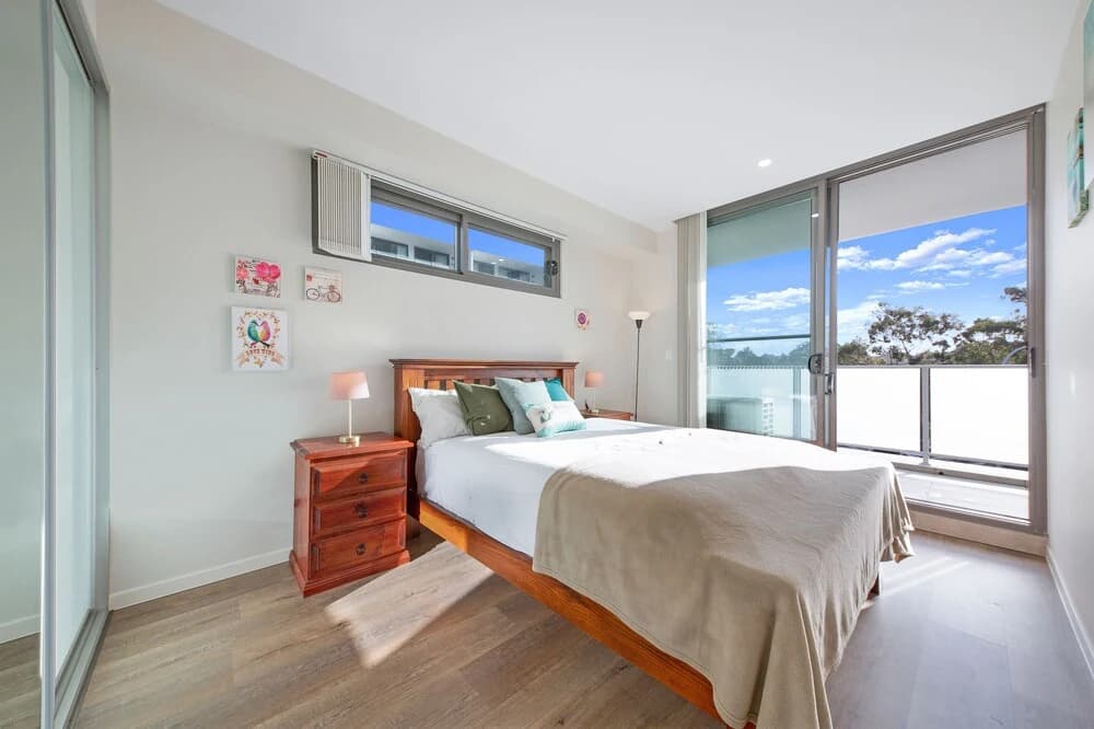 Wentworthville 2 Bedrooms 2 Bathrooms with Free Parking by KozyGuru - main photo