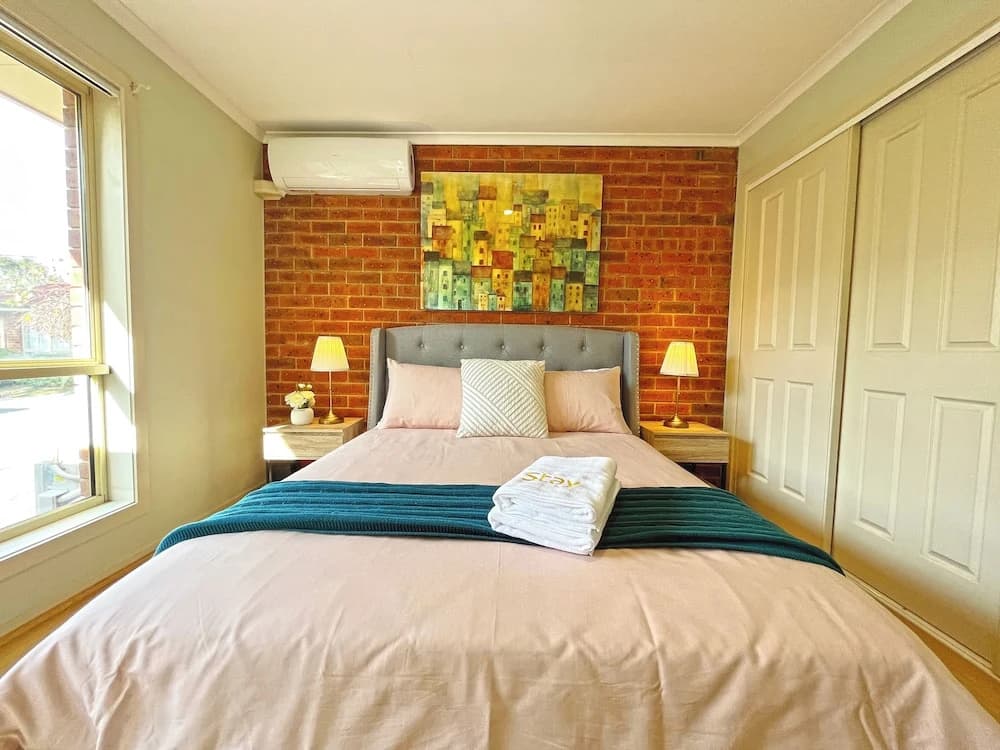 Ringwood 2BR Home - photo 5