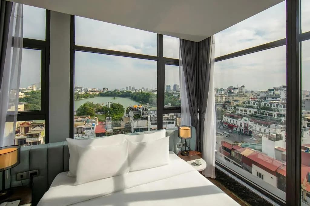 May De Ville Lakeside Hotel - photo 43