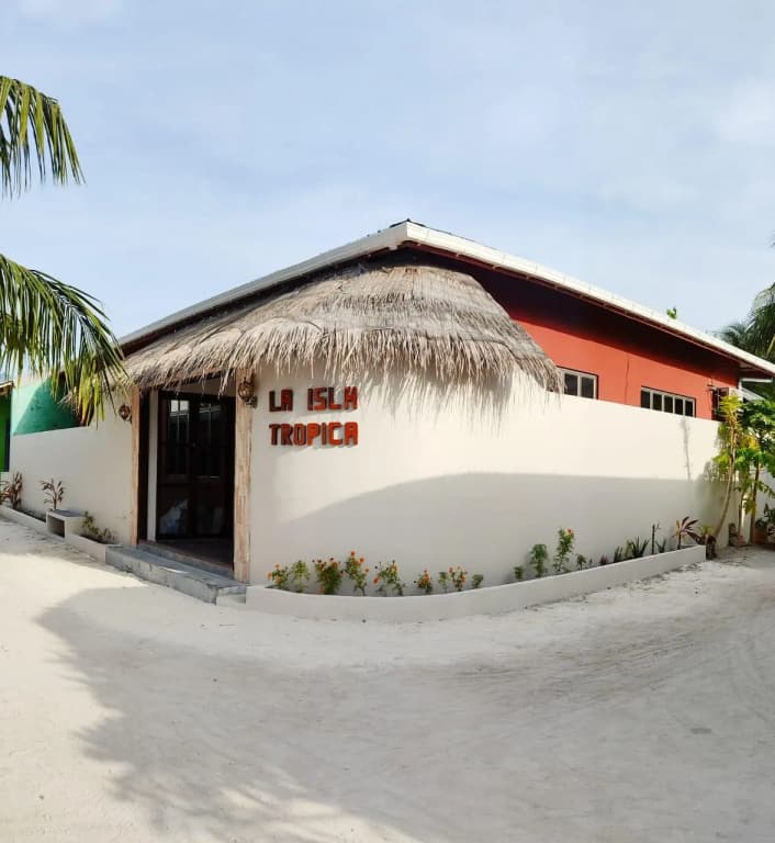 La Isla Tropica Hotel - main photo