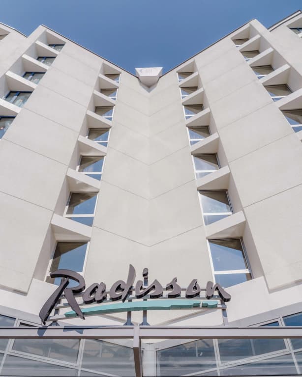 Radisson Hotel Nice Airport - main photo