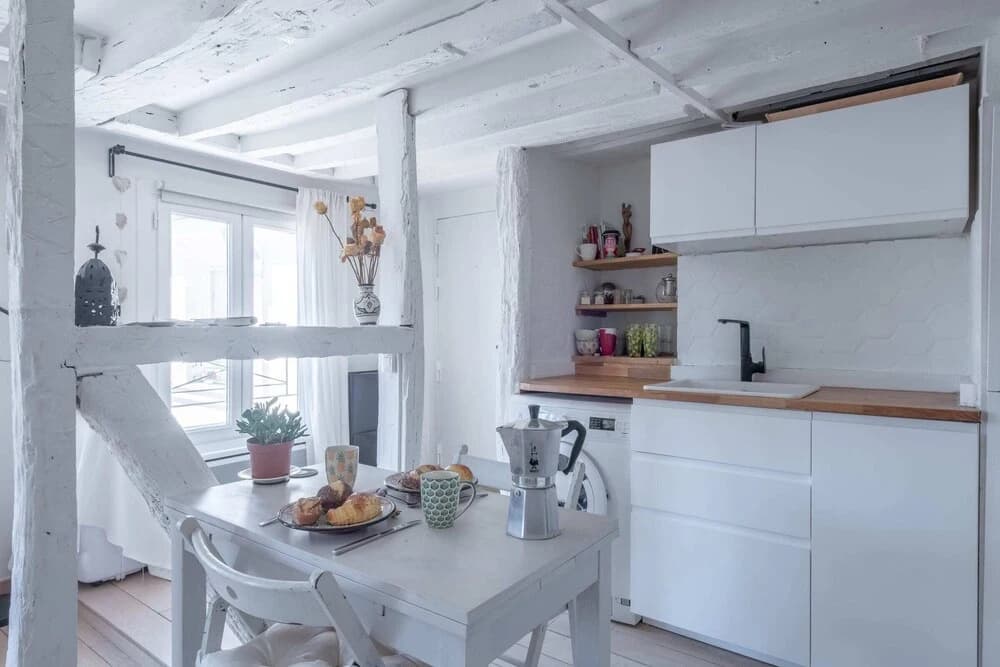 Stylish Apartment for 2 in the Heart of Paris - photo 10