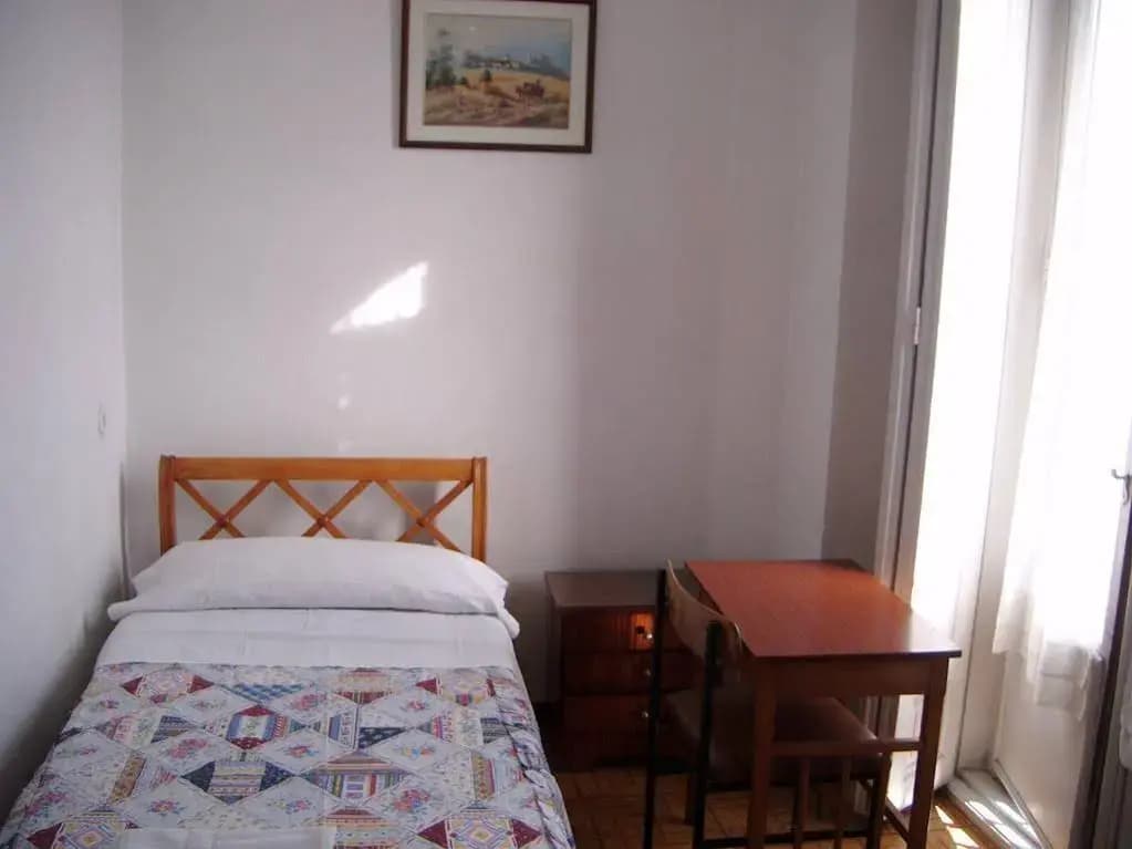 Hostal Tudescos - photo 2