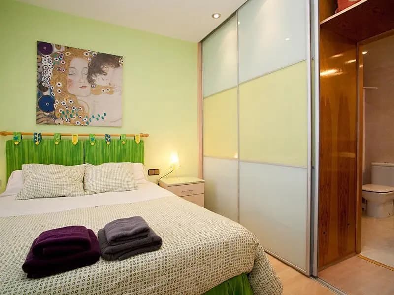 Sants-Montjuic Rambla Badal - Four Bedroom - photo 3