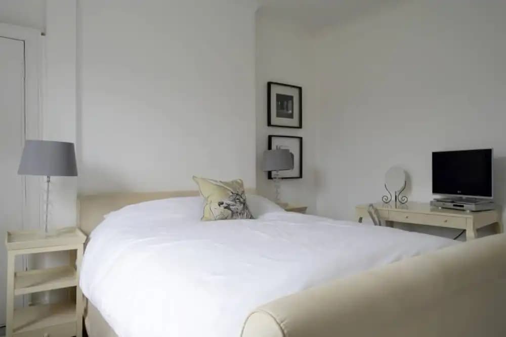 2 Bedroom Bruntsfield Apartment - photo 34