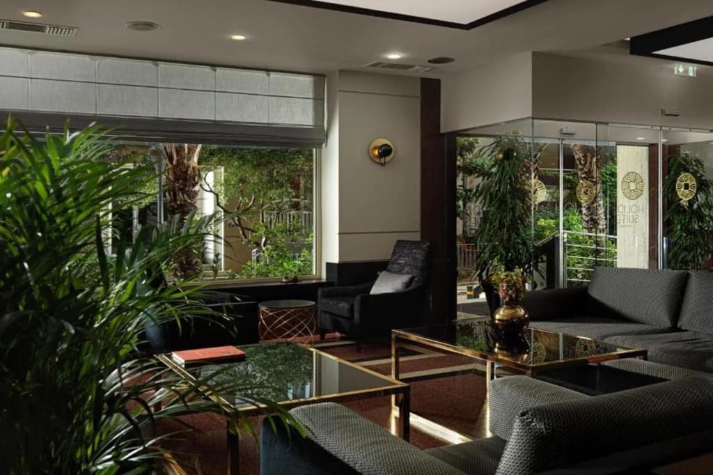 Holiday Suites - photo 7