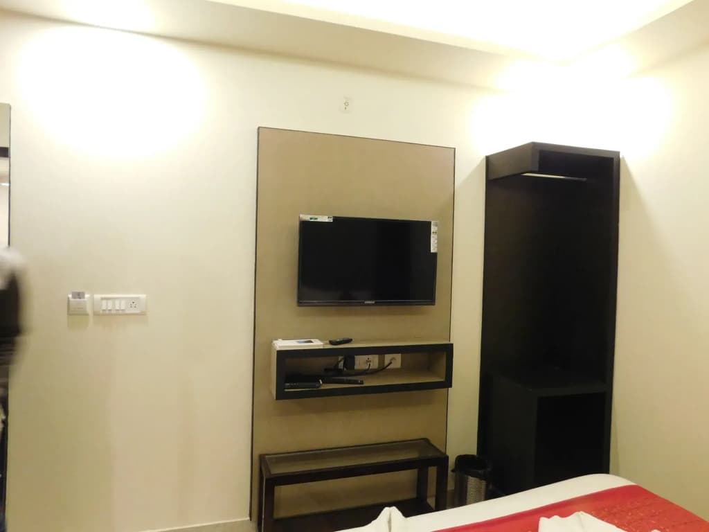 Hotel Gauranga Nearest New Delhi Railway Station - photo 4