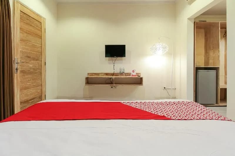 OYO 817 Mesari Beach Inn - photo 4
