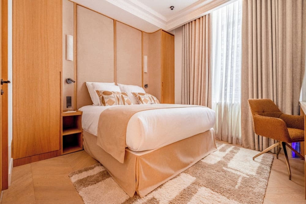 Luxury A/C Apt - 6p/3bdr - Arc de Triomphe - photo 8