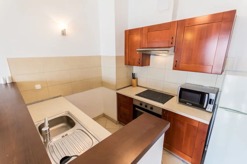 Club 99 Apartments - photo 17