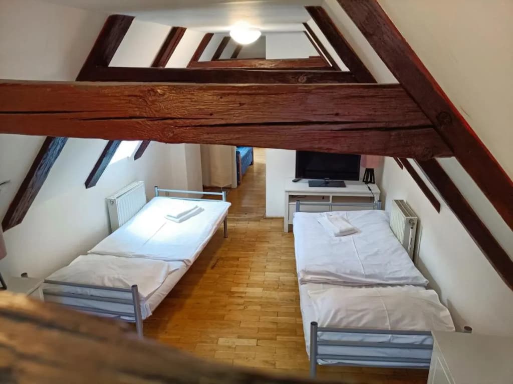 Charles Bridge Economic Hostel - photo 36