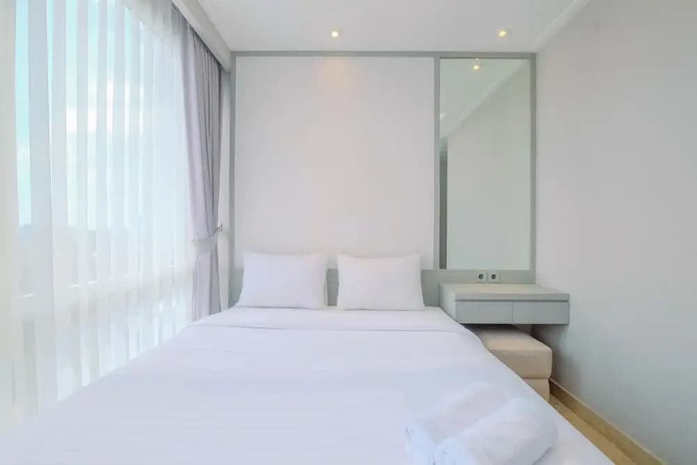 Elegant And Comfy 2Br At Menteng Park Apartment - photo 2