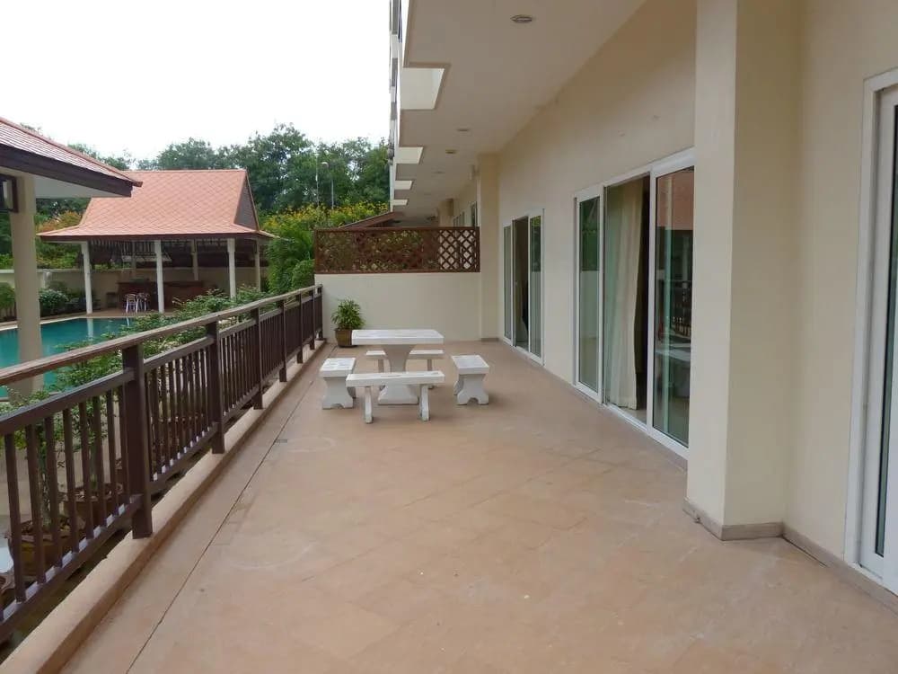 Emerald Palace Executive Residences - photo 20