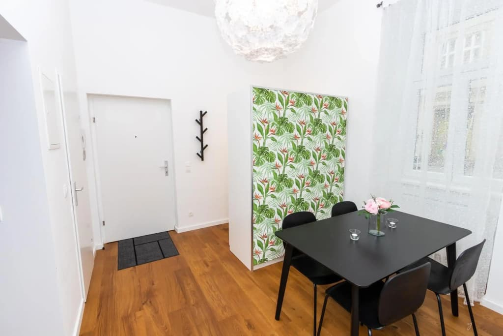 Radiant Premium Apartments - Central - photo 8