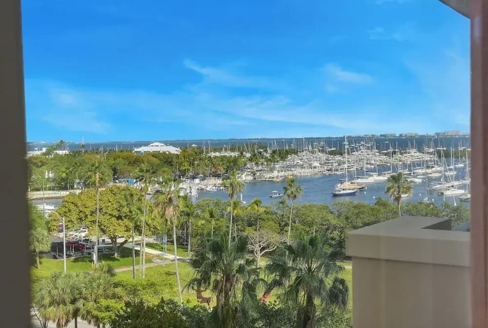 Modern Bay View with Free Parking - photo 15