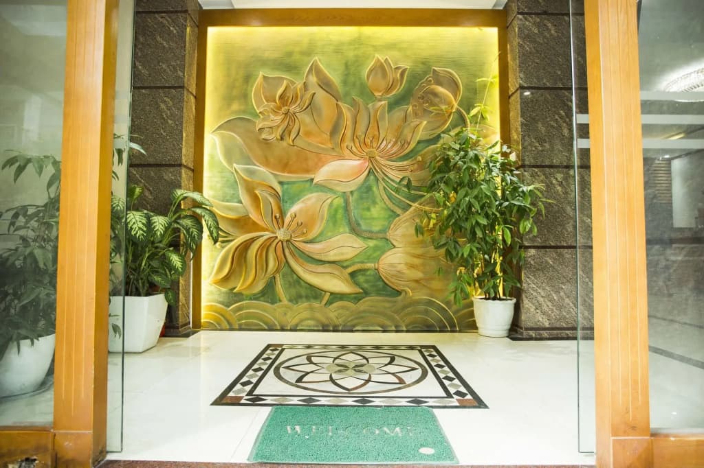 New Lotus Hotel - photo 18