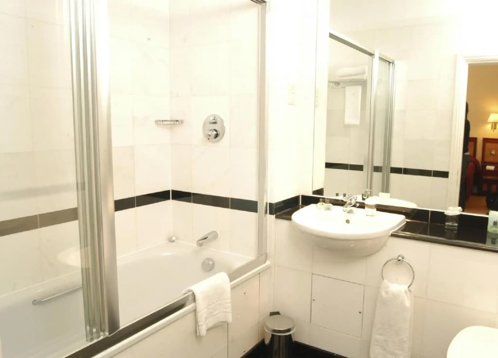 Grange Clarendon - photo 26