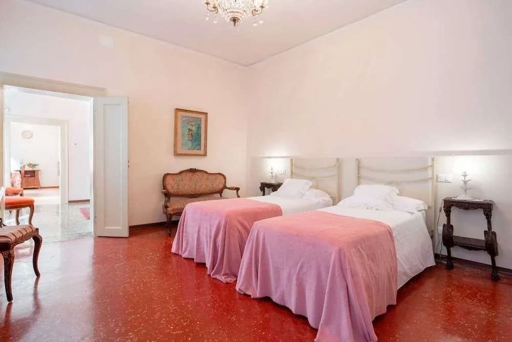 The Arsenal Large Apartment - photo 16