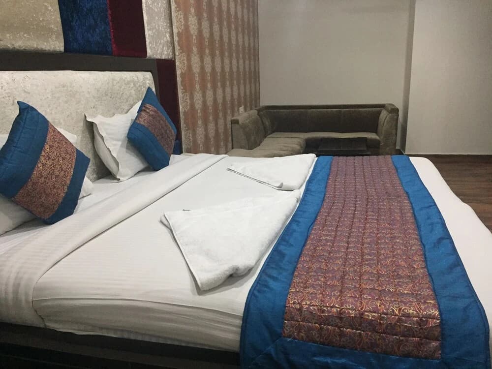 Hotel Apra International - photo 6