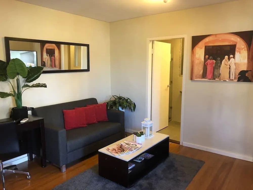 Spacious One Bedder in Sydney’s Hotspot Location - photo 11