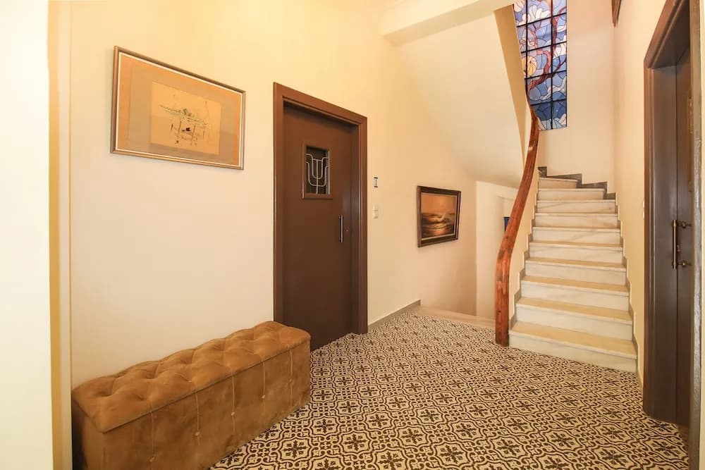 Modern Apartment With Roof Terrace in Athens - photo 10
