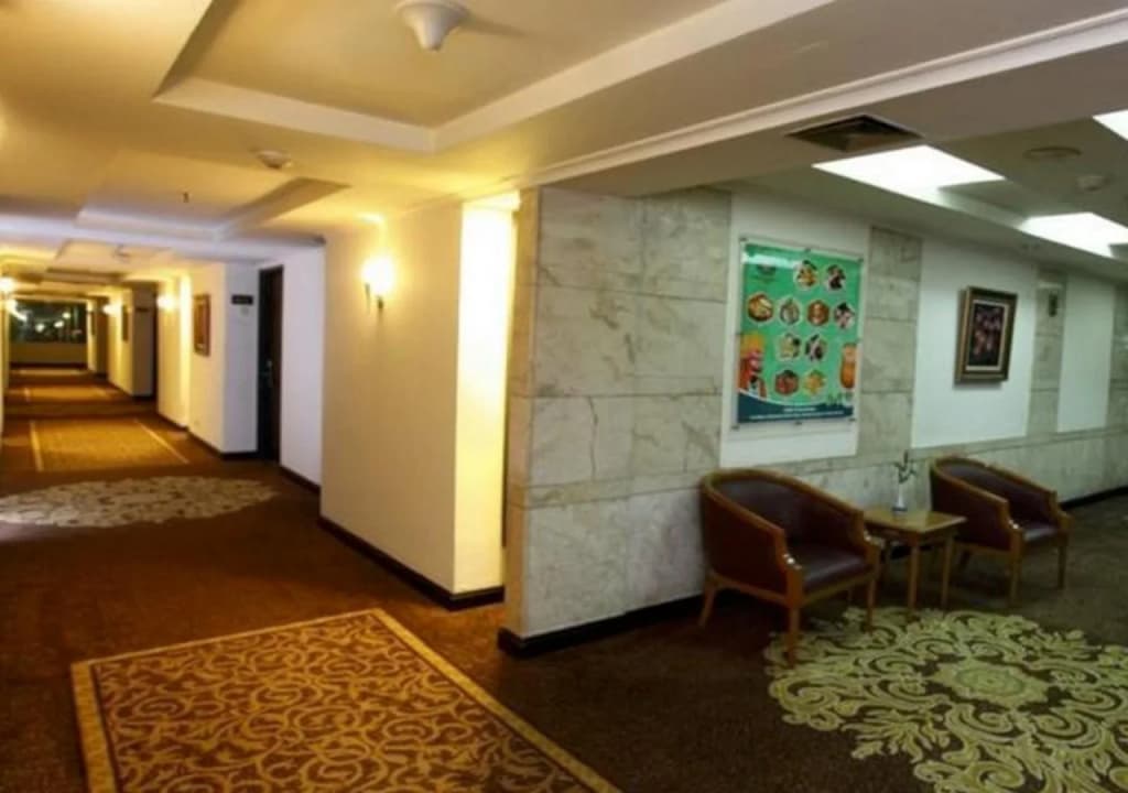 Grand Cempaka Business Hotel - photo 12