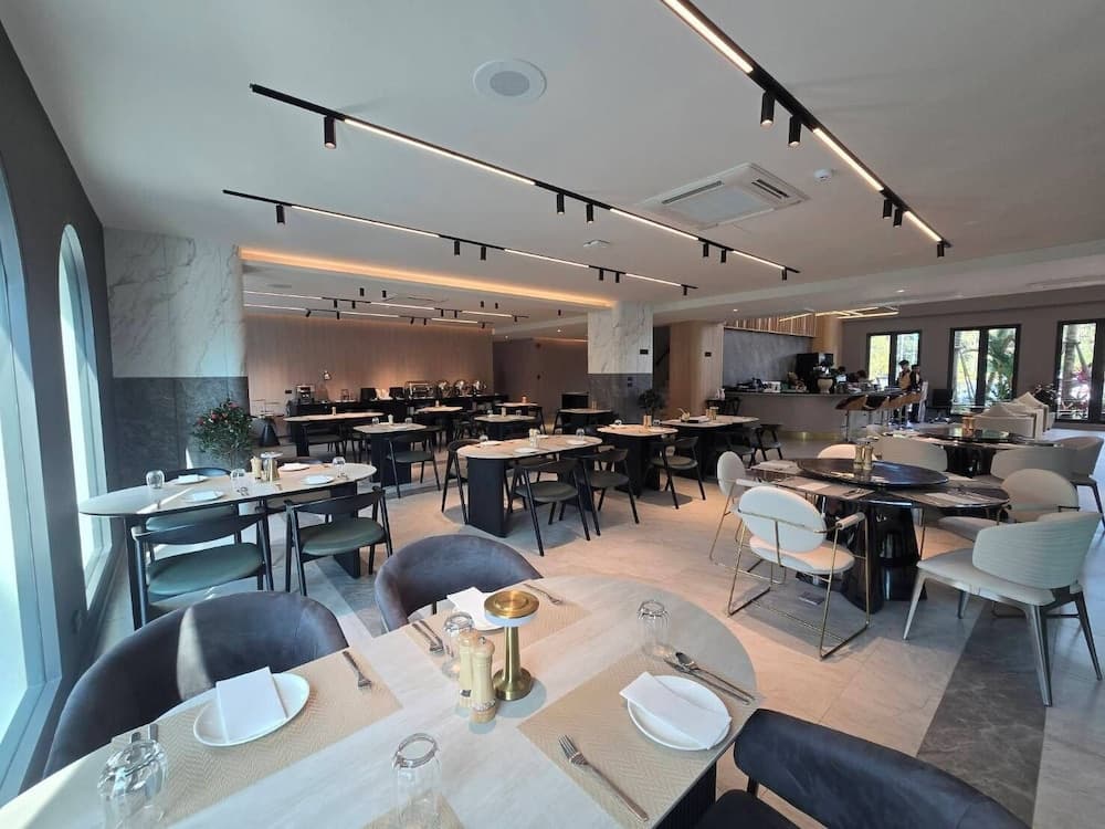 The Clover Hotel - photo 17