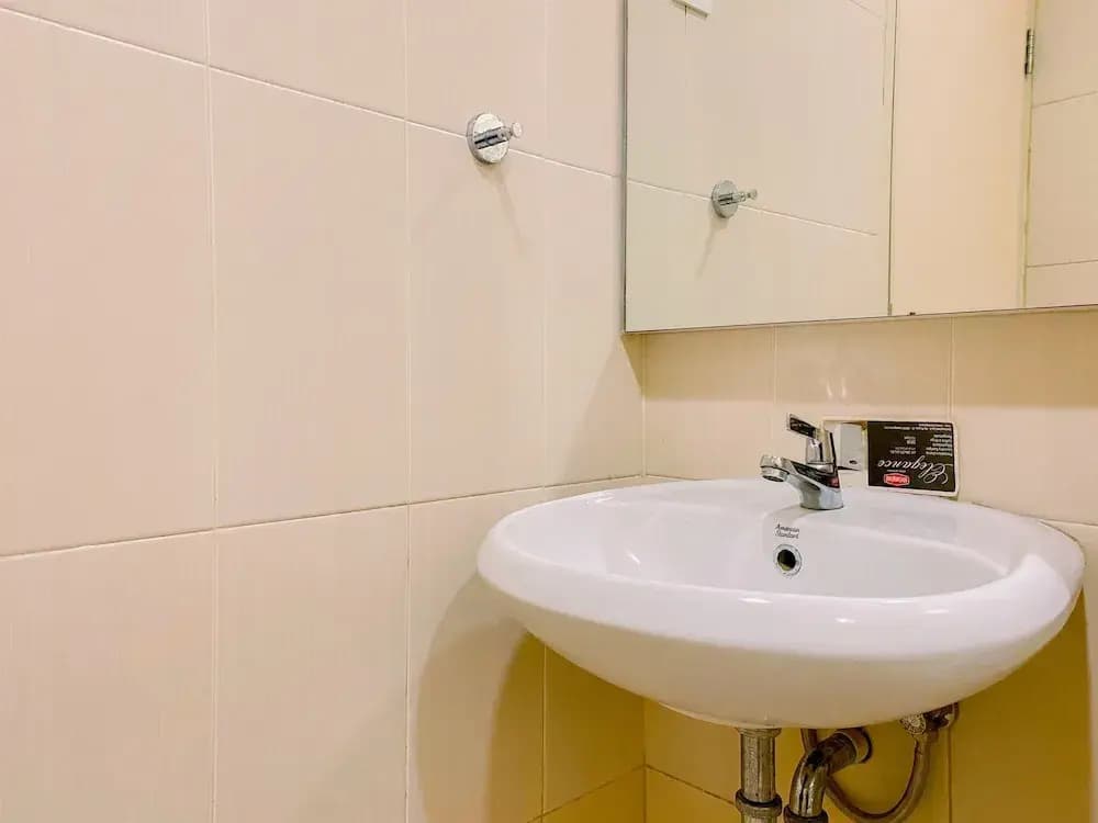 Good And Comfortable Studio At Menteng Square Apartment - photo 4