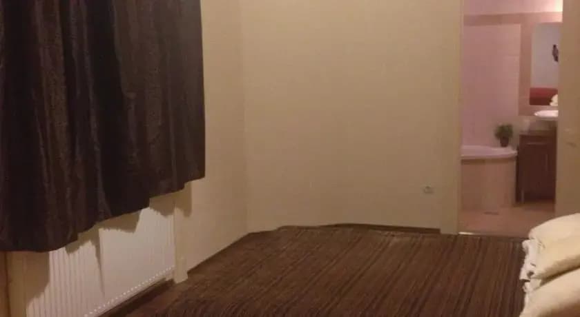 Lonyay Apartment - photo 8