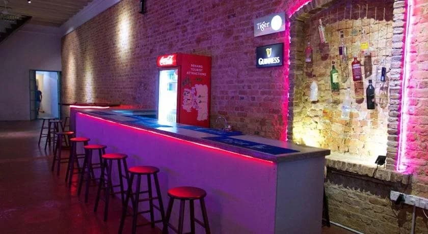 Tipsy Tiger Party Hostel - photo 25