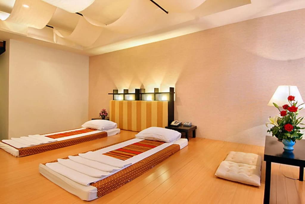 Tai Pan Hotel - photo 4